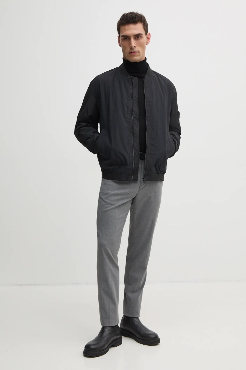 Куртка-бомбер BOSS Orange колір чорний перехідна oversize 50536798