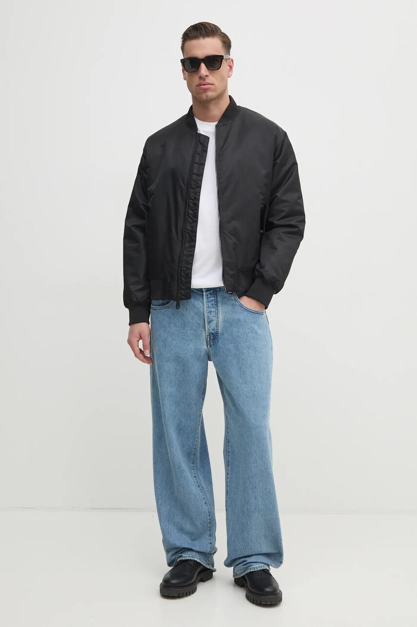 Куртка-бомбер Calvin Klein Jeans колір чорний перехідна LV040EM524