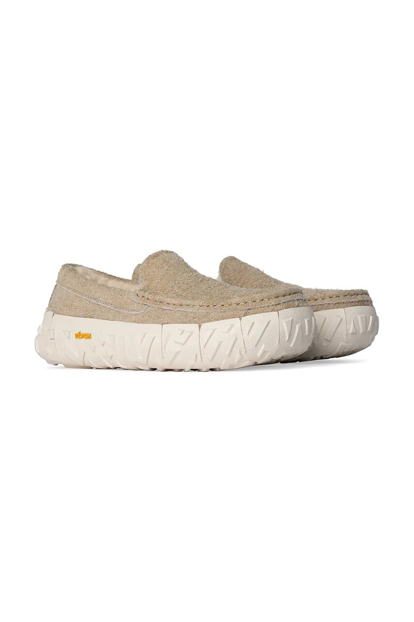 Замшеві мокасини UGG Ascot Wrap Tech чоловічі колір бежевий 1167670-MDSD