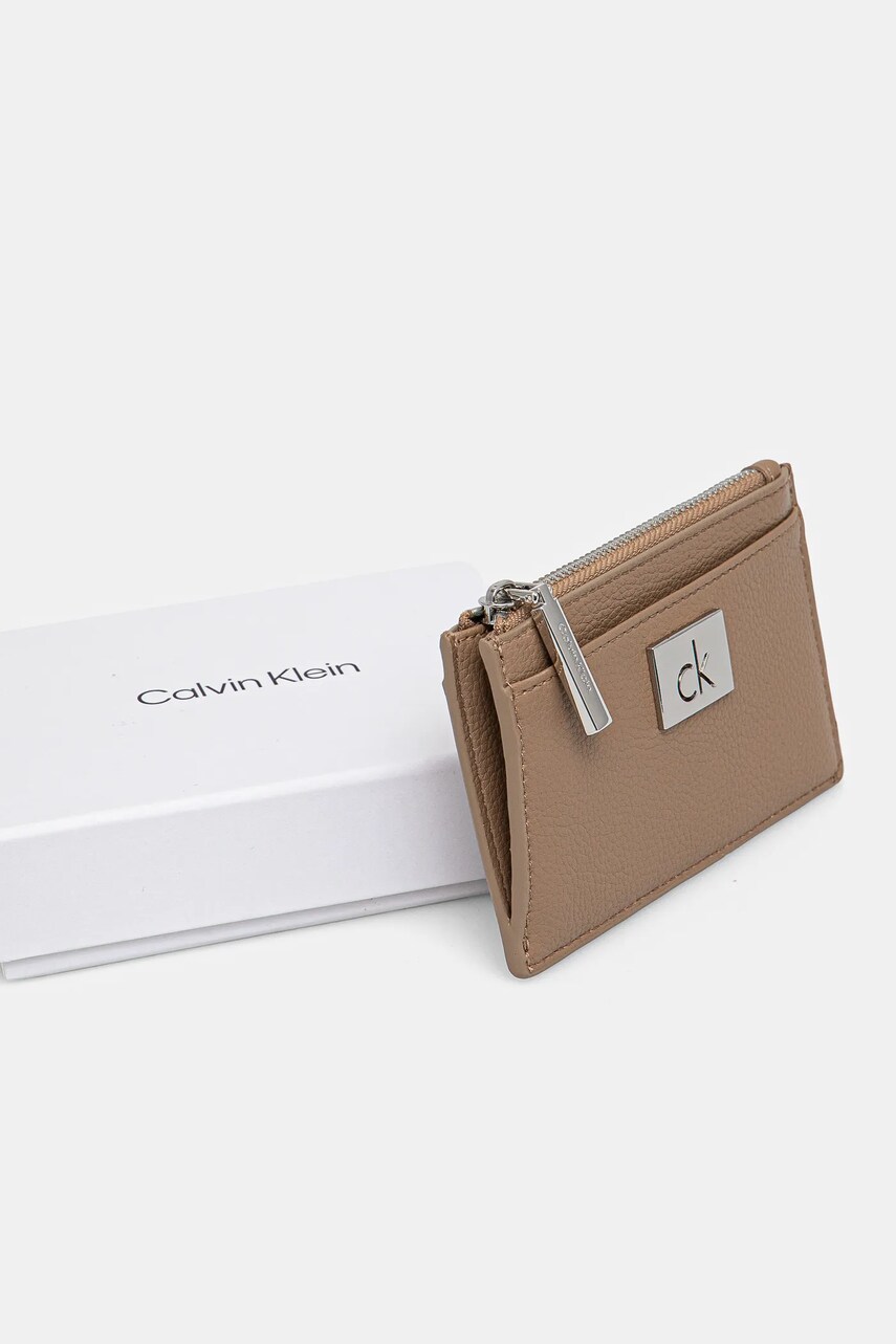 Гаманець Calvin Klein жіночий колір бежевий K60K612837