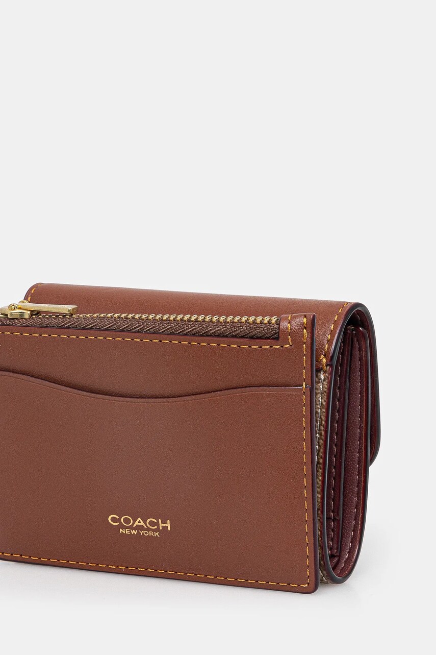 Гаманець Coach жіночий колір коричневий CAN48
