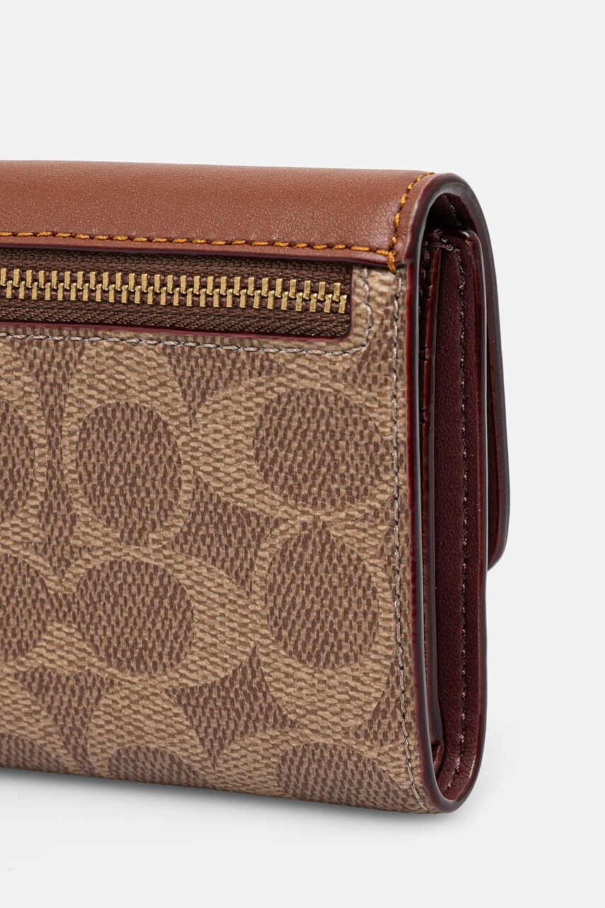 Гаманець Coach жіночий колір коричневий CAT56