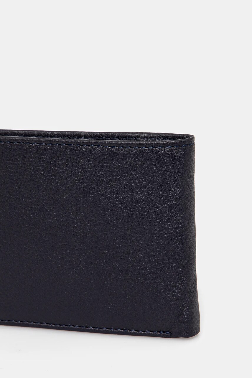 Шкіряний гаманець Barbour Lossie Leather Billfold Wallet чоловічий колір синій MLG0071