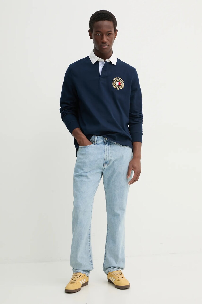 Бавовняний лонгслів Tommy Jeans колір синій з аплікацією DM0DM20665