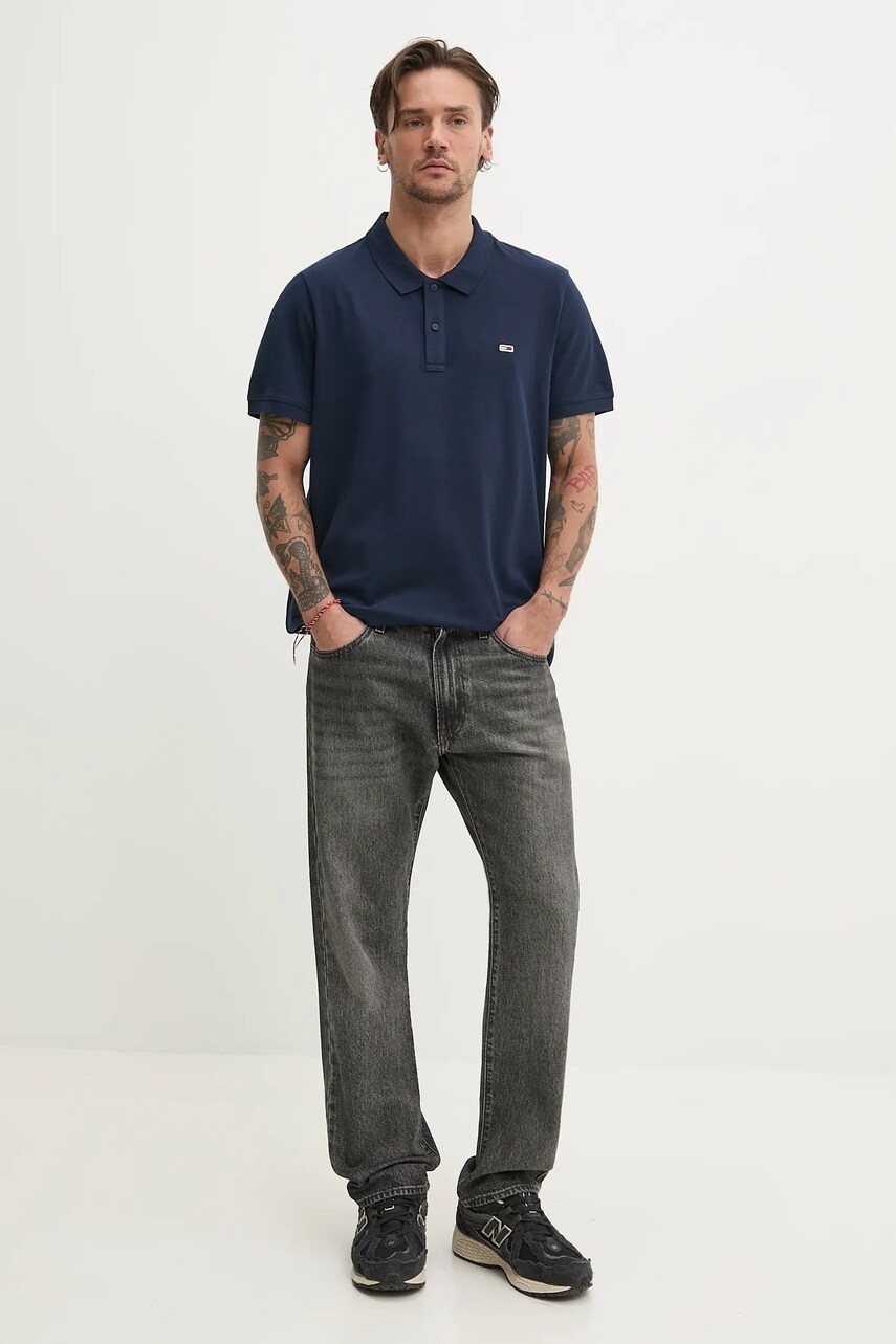 Бавовняне поло Tommy Jeans чоловіче колір синій однотонне DM0DM20676
