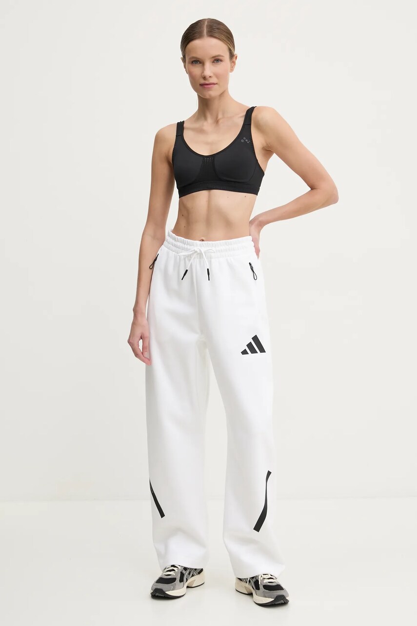 Спортивні штани adidas Z.N.E. колір бежевий з принтом JJ4747