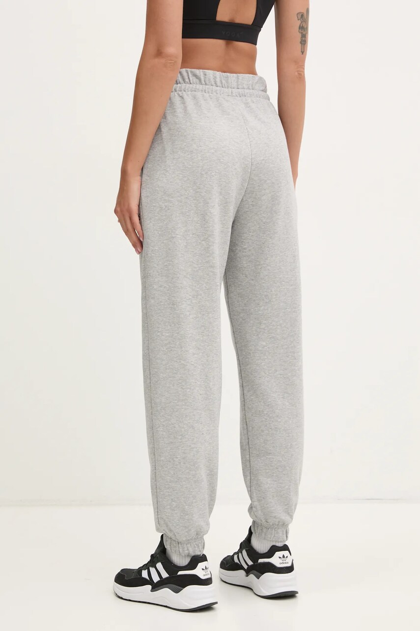 Спортивні штани adidas Essentials Linear жіночі колір сірий однотонні JC5953