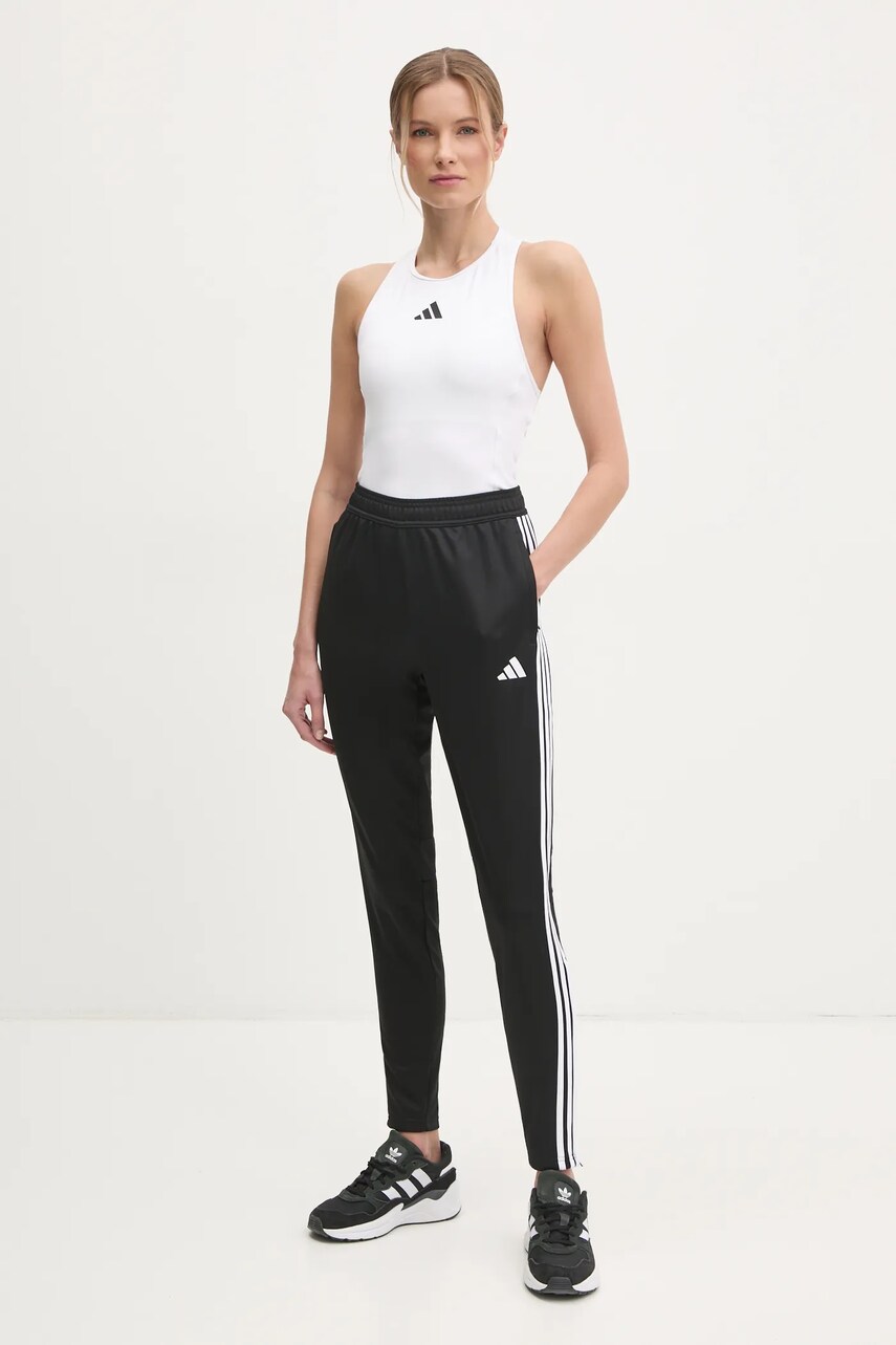 Штани для тренувань adidas Performance Tiro Essentials колір чорний з аплікацією JD0569