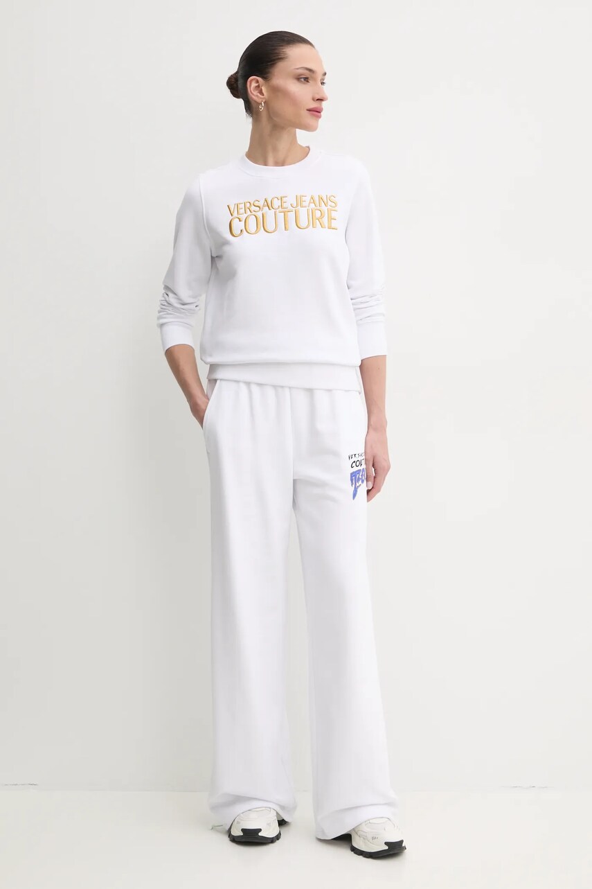 Бавовняні спортивні штани Versace Jeans Couture жіночі колір білий з принтом 78HAAC07 CF00C