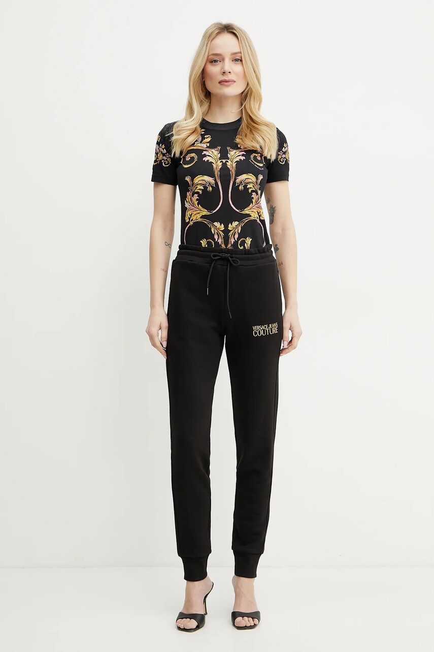 Бавовняні спортивні штани Versace Jeans Couture жіночі колір чорний однотонні 78HAAT06 CF01T