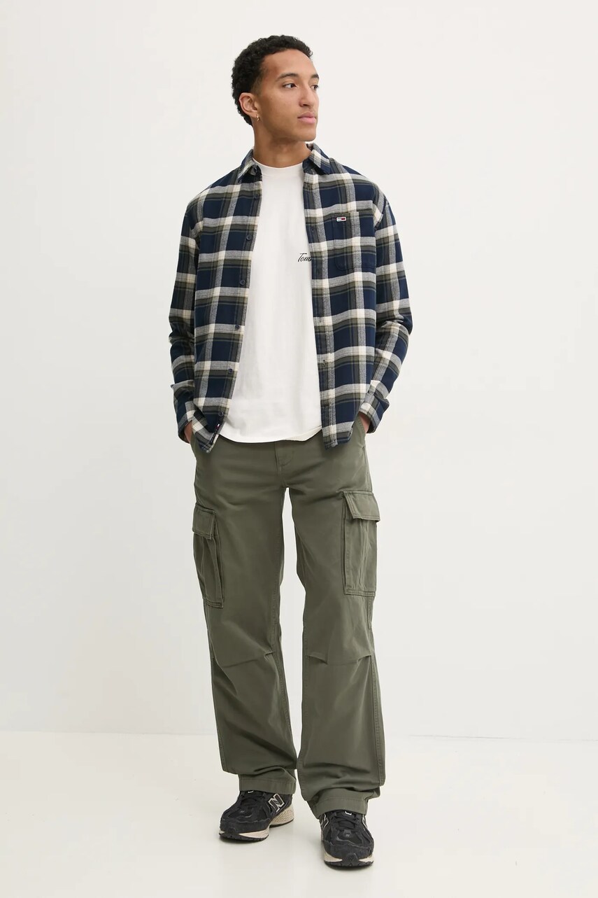 Бавовняні штани Tommy Jeans колір зелений фасон cargo DM0DM20293