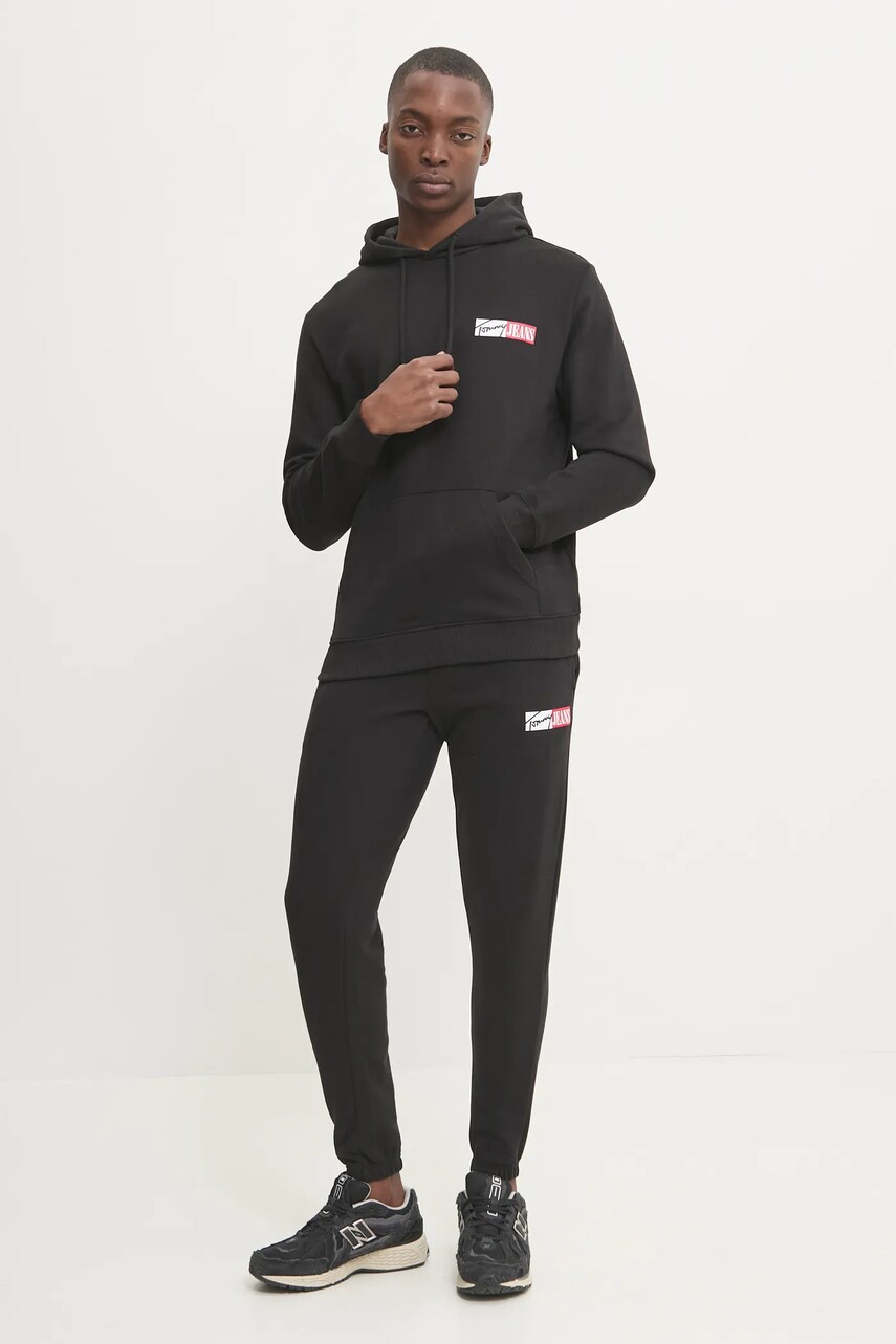 Бавовняні спортивні штани Tommy Jeans колір чорний з принтом DM0DM20277