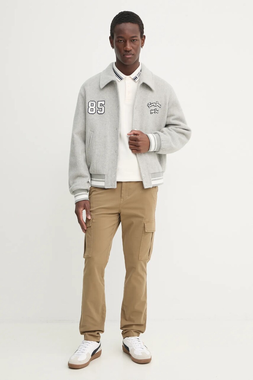 Штани Tommy Jeans чоловічі колір зелений фасон cargo DM0DM20281