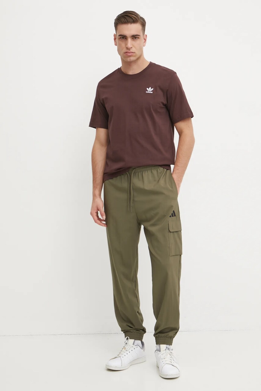 Штани adidas Essential чоловічі колір зелений однотонні JD1824