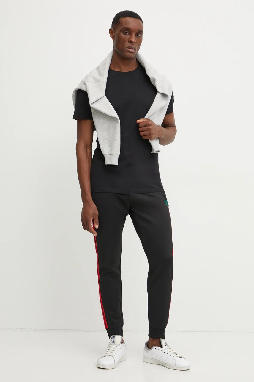 Спортивні штани adidas Originals SST TP колір чорний з аплікацією JP1225