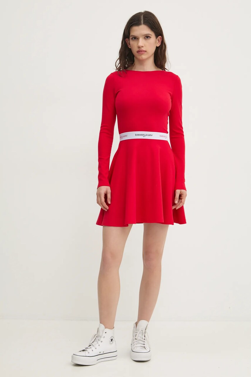 Сукня Tommy Jeans колір червоний mini розкльошена DW0DW19465