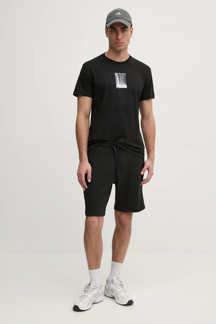 Шорти Calvin Klein Jeans чоловічі колір чорний J30J327247