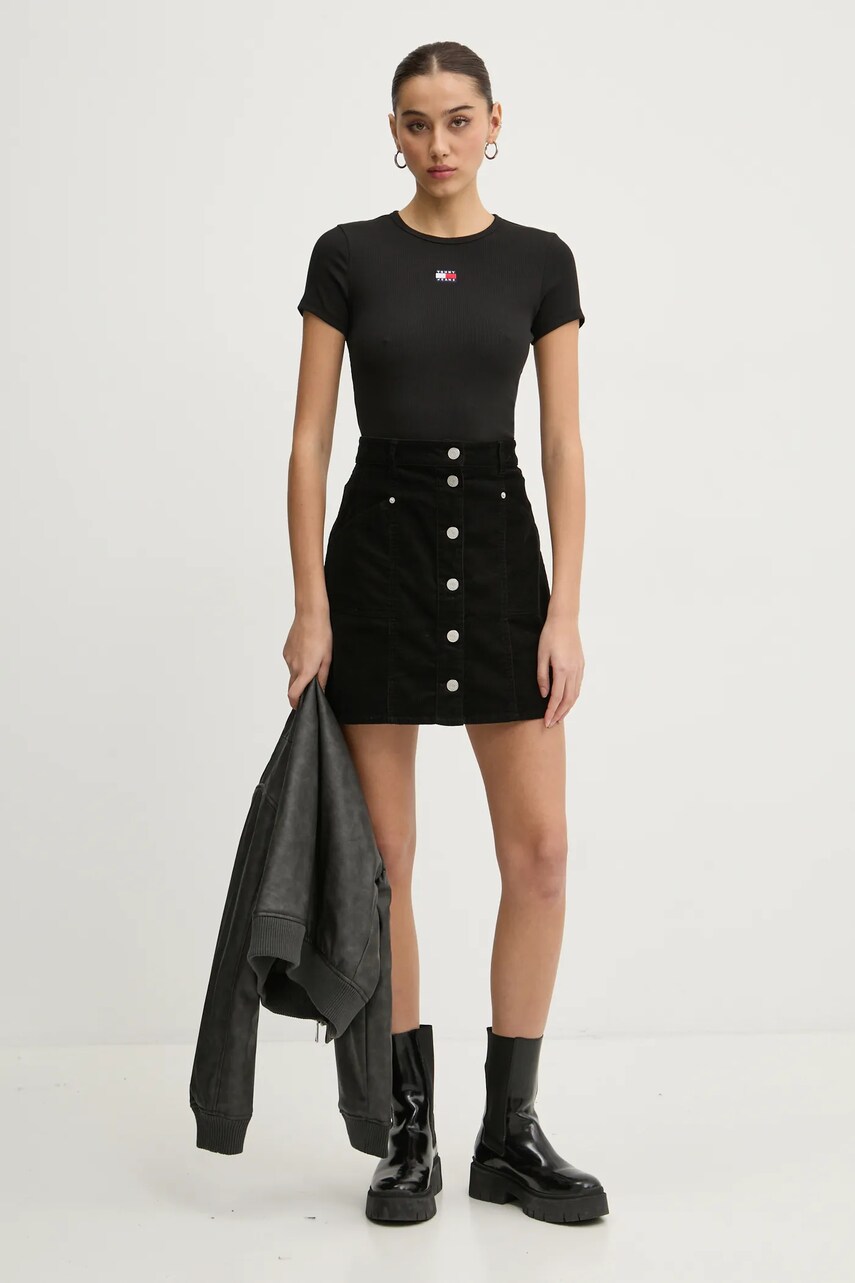 Футболка Tommy Jeans жіноча колір чорний DW0DW20463