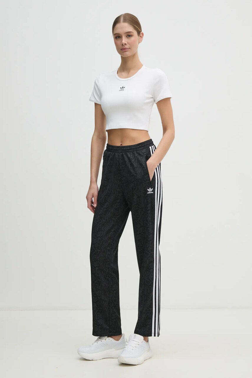 Футболка adidas Originals Essential жіноча колір білий JC9026