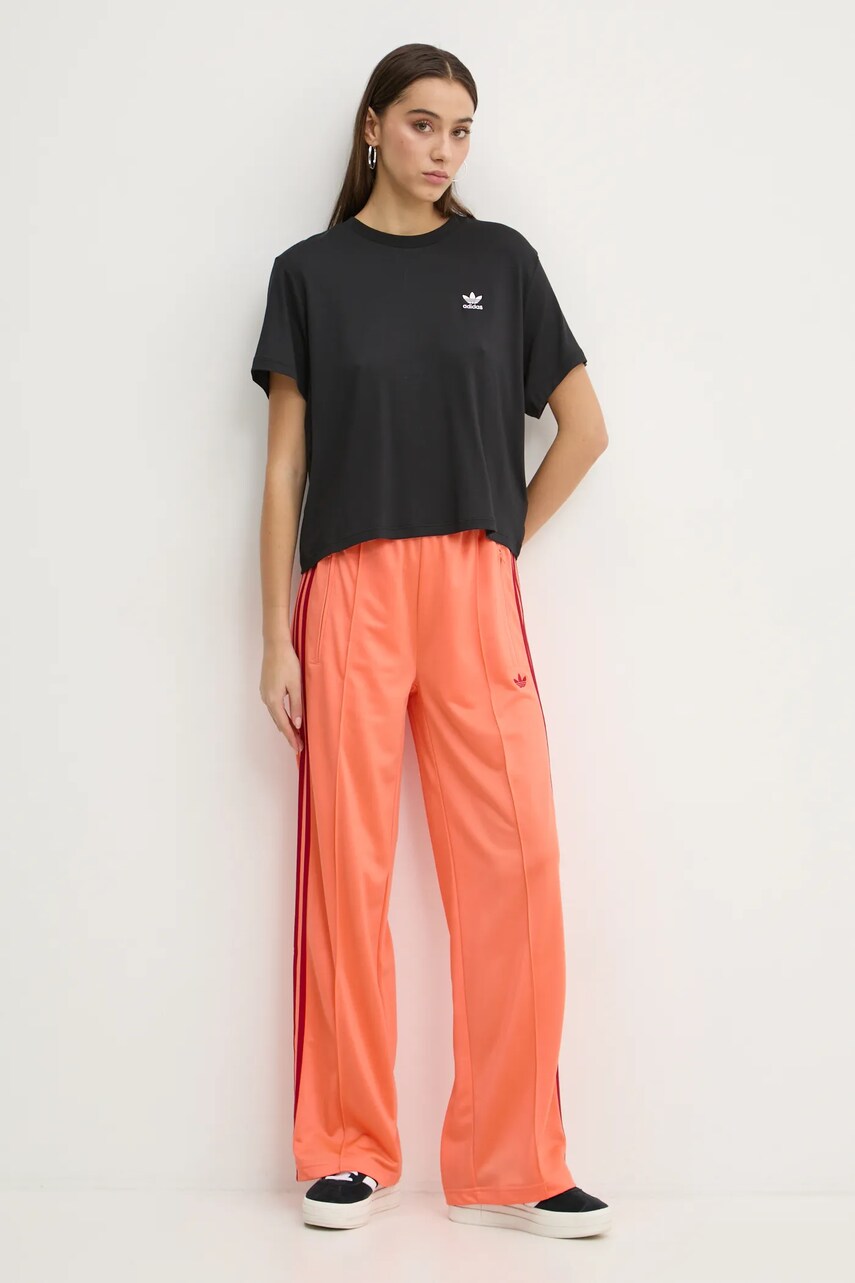 Футболка adidas Originals SNAKE TRF TEE жіноча колір чорний JC5748