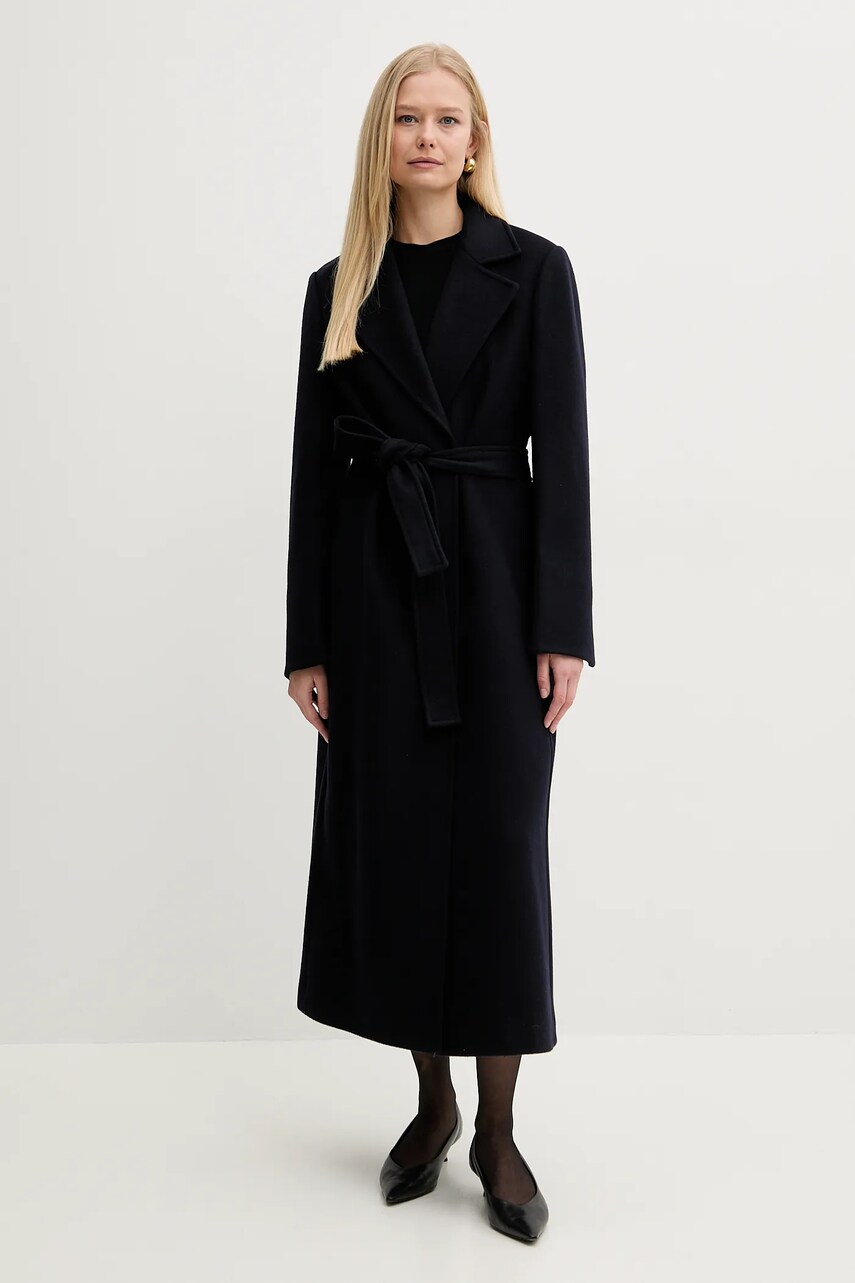 Светр Weekend Max Mara жіночі колір чорний легкий 2515361171600