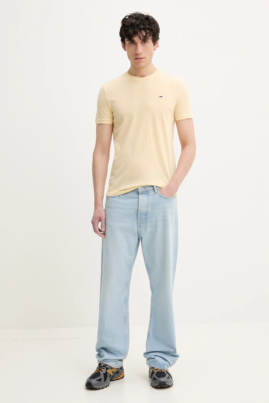 Футболка Tommy Jeans чоловіча колір жовтий однотонна DM0DM20363