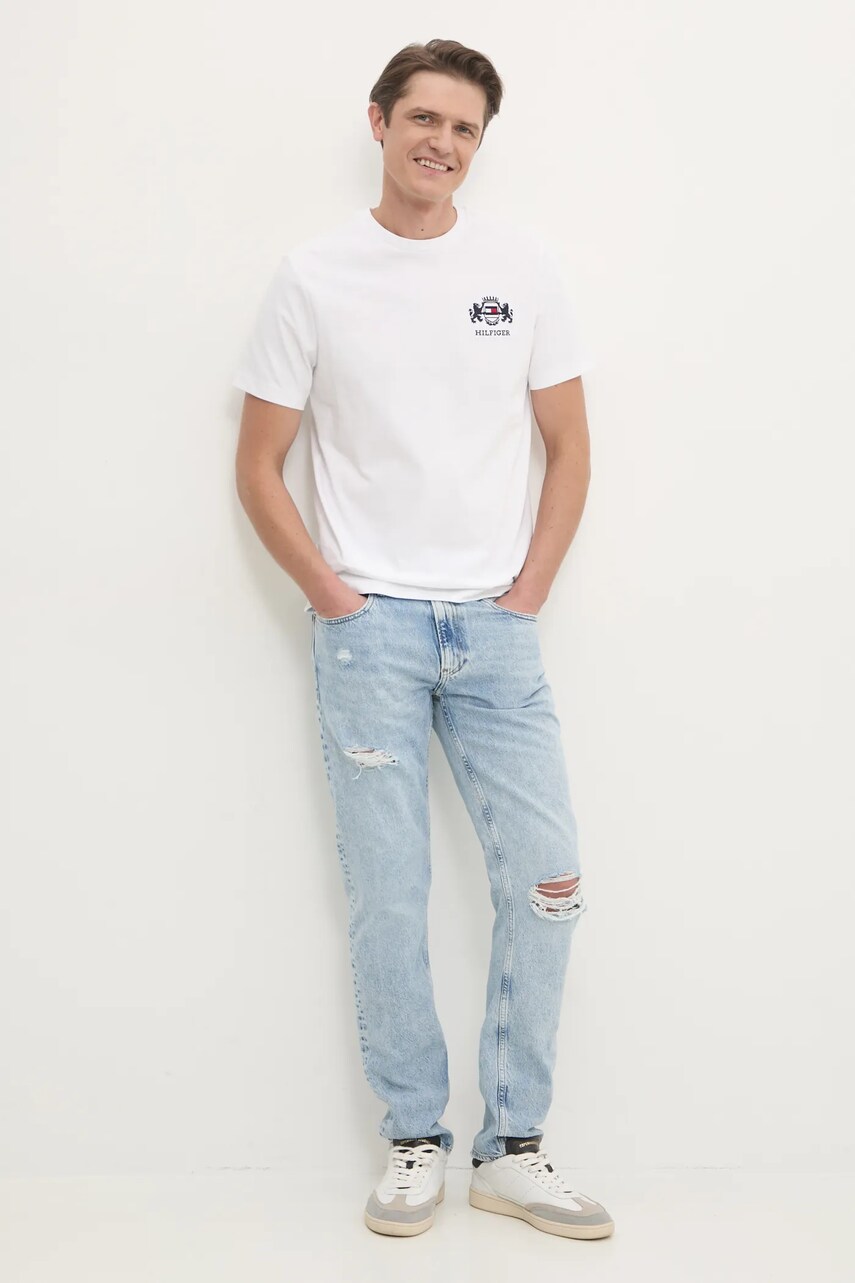 Футболка Tommy Hilfiger чоловіча колір білий з принтом MW0MW38076