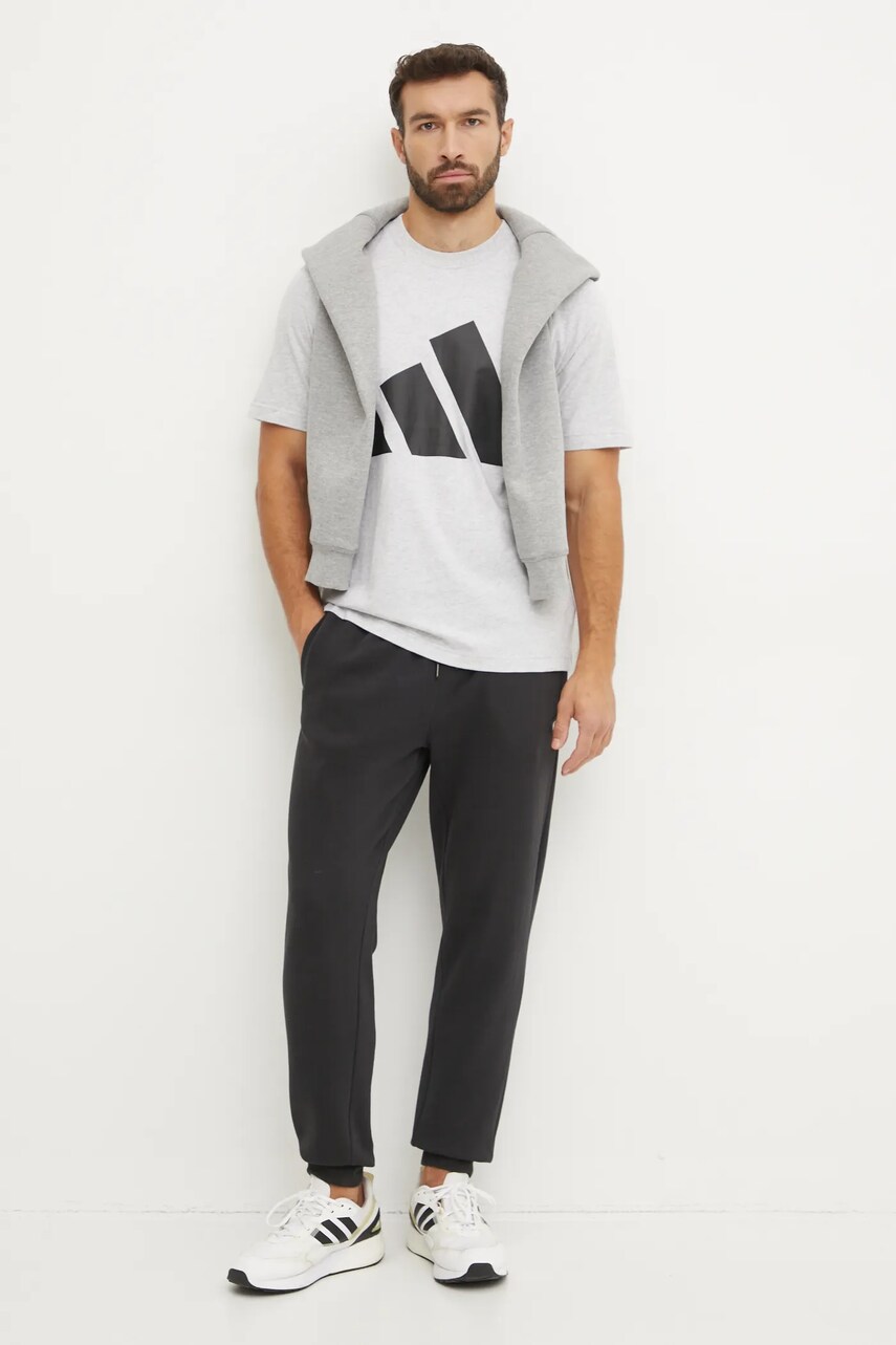 Бавовняна футболка adidas Essentials чоловіча колір сірий з аплікацією JE8946