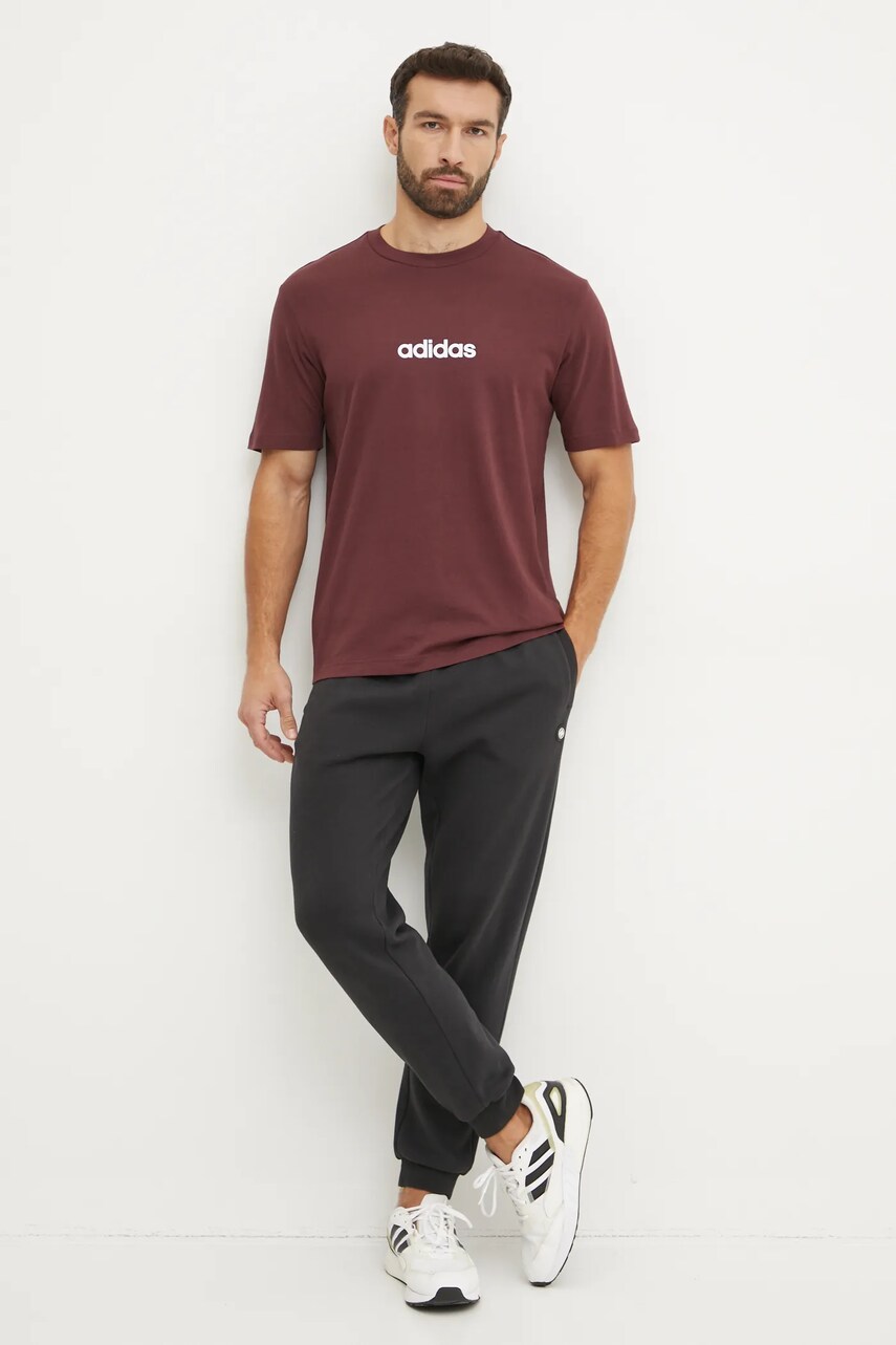 Бавовняна футболка adidas Essentials Linear чоловіча колір червоний з принтом JE8998