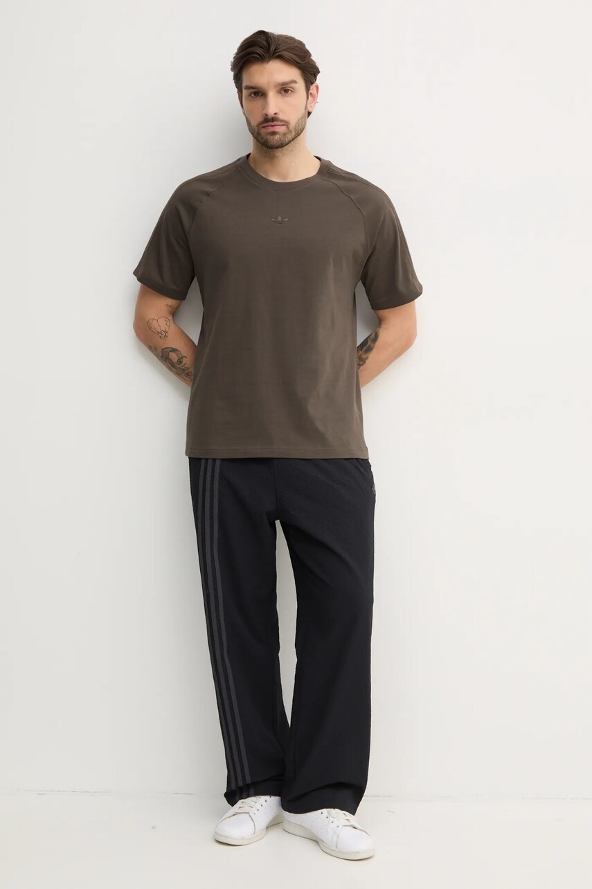 Бавовняна футболка adidas Originals Essential чоловічі колір зелений однотонна JD3276
