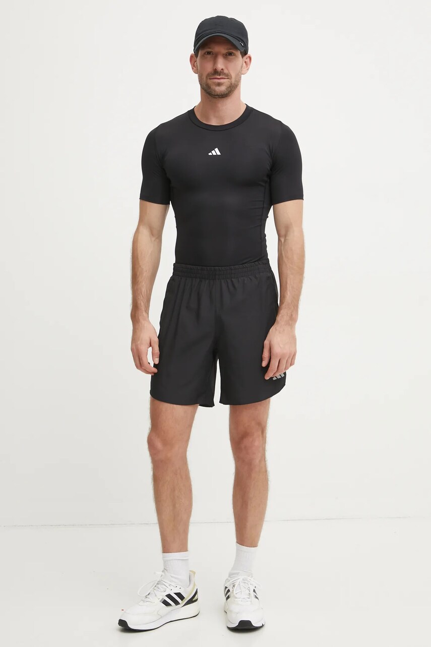 Тренувальна футболка adidas Performance Techfit колір чорний однотонна JE6698
