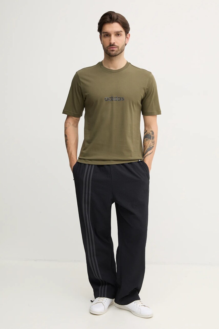 Бавовняна футболка adidas Camo чоловіча колір зелений з принтом JN1405