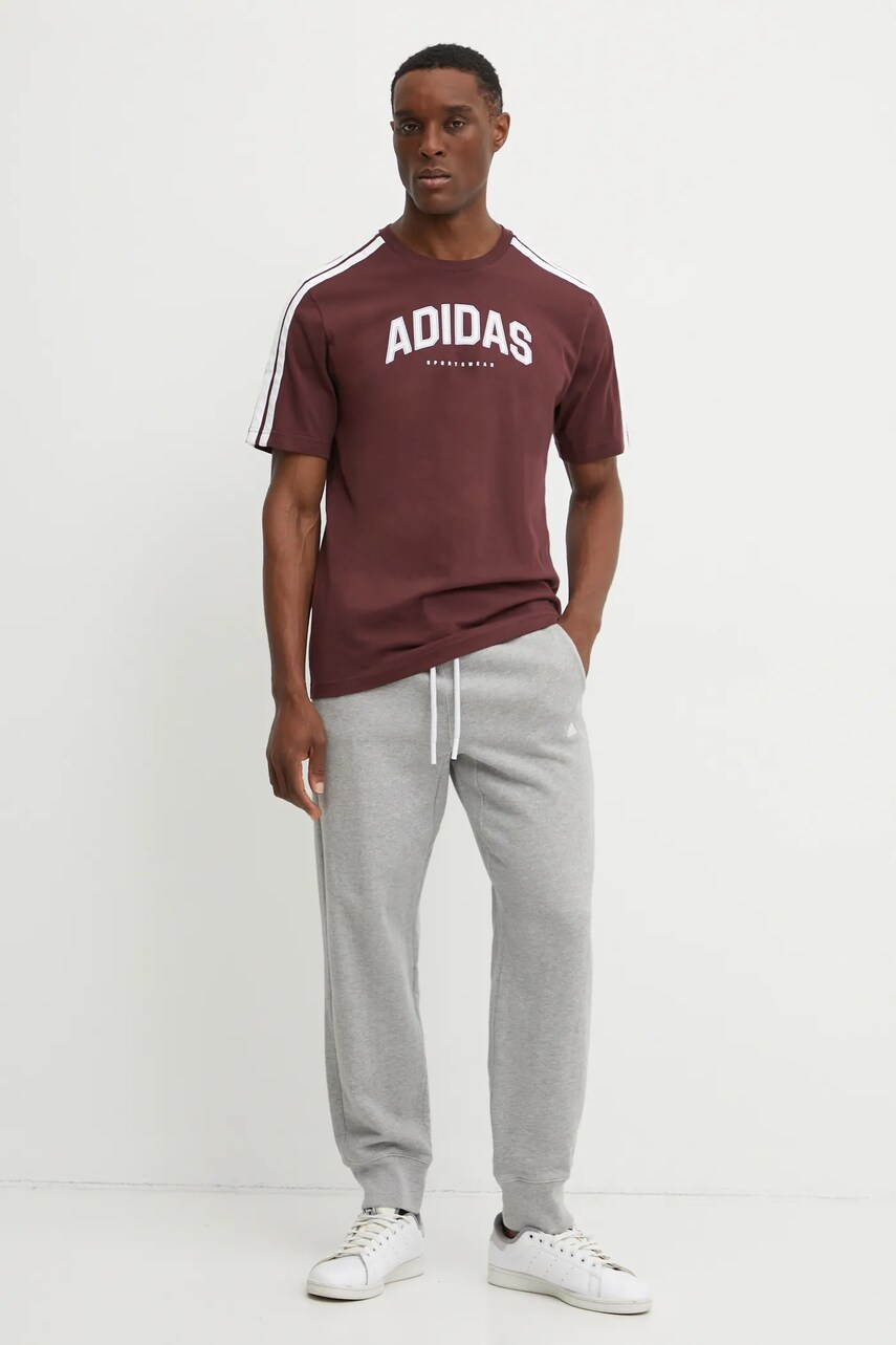 Бавовняна футболка adidas M C COLLE Collegiate чоловіча колір бордовий з принтом JM0380