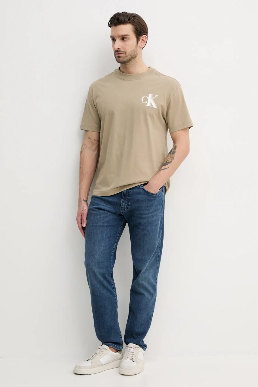 Бавовняна футболка Calvin Klein Jeans чоловіча колір бежевий з принтом J30J327475
