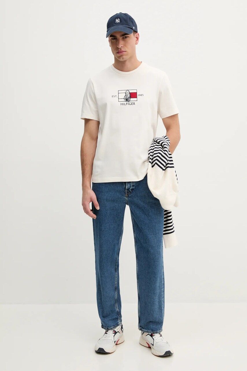 Бавовняна футболка Tommy Hilfiger чоловіча колір бежевий з аплікацією MW0MW38628