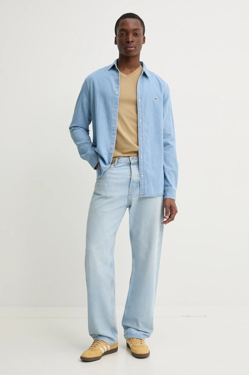 Футболка Tommy Jeans чоловіча колір зелений однотонна DM0DM20364
