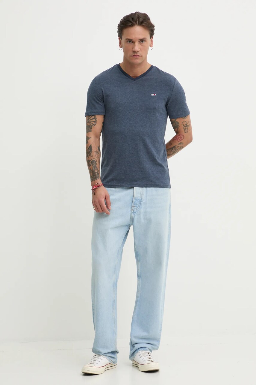 Купити Футболка Tommy Jeans чоловіча однотонна DM0DM20364 – головне зображення