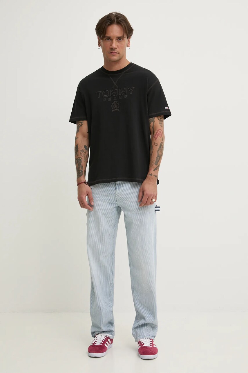 Бавовняна футболка Tommy Jeans чоловіча колір чорний з аплікацією DM0DM20805