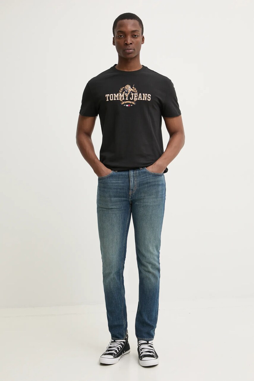 Футболка Tommy Jeans чоловіча колір чорний з аплікацією DM0DM20818