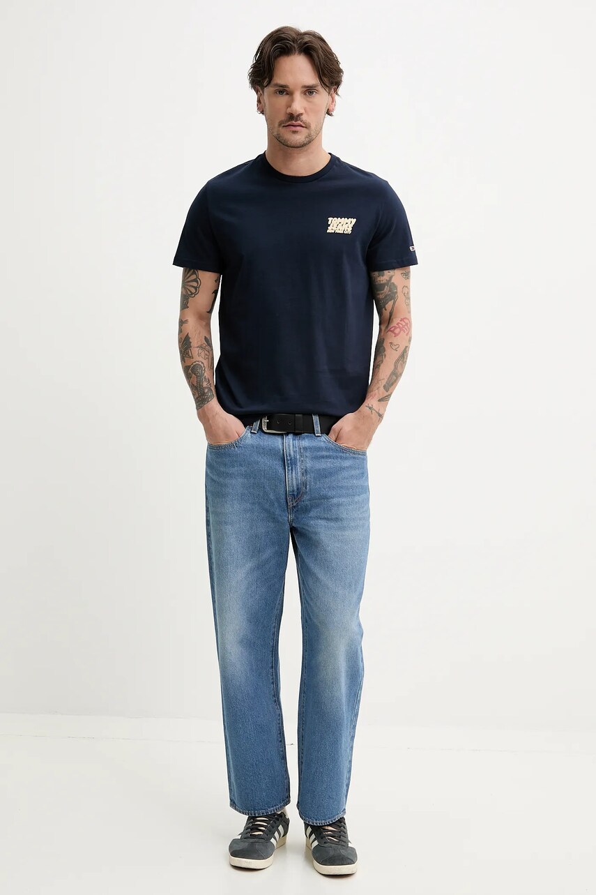 Бавовняна футболка Tommy Jeans чоловіча колір синій однотонна DM0DM21863