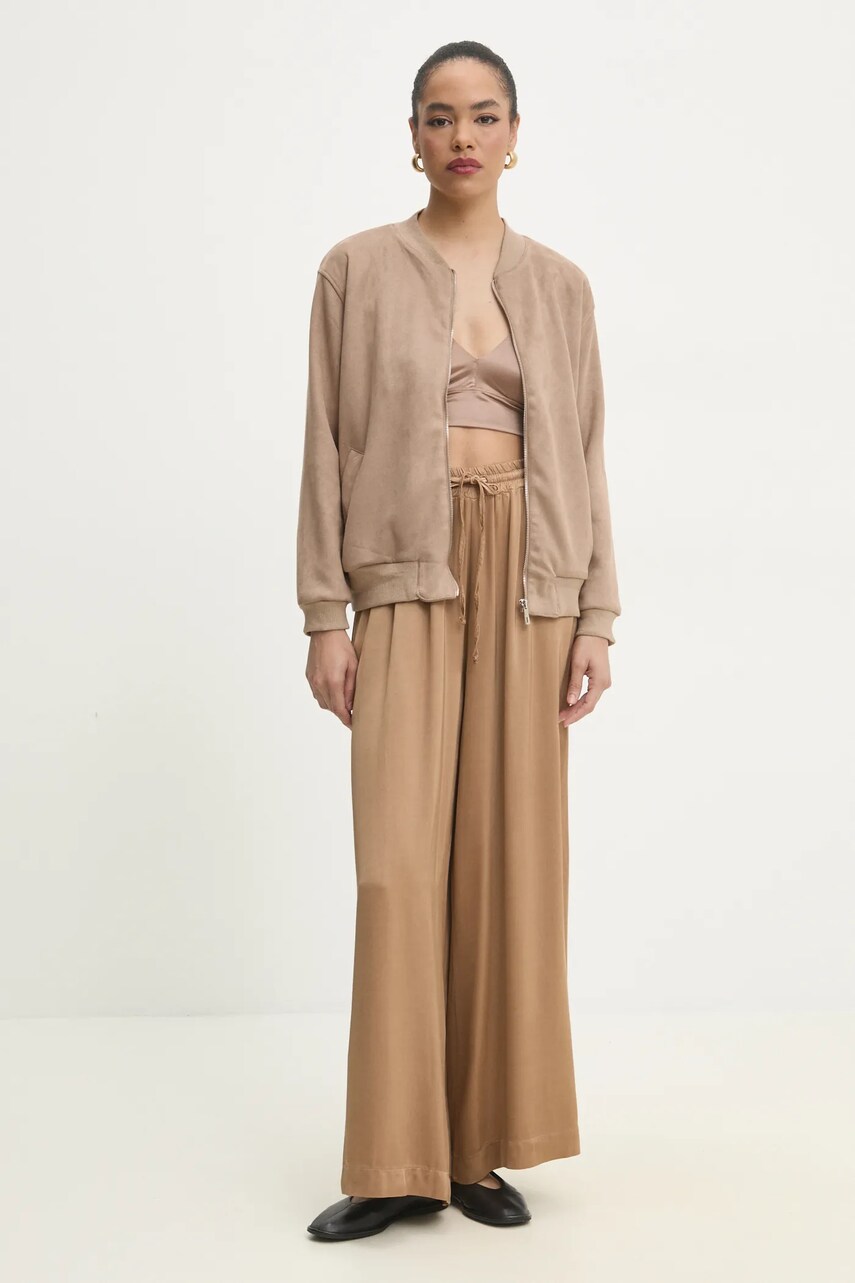 Куртка-бомбер Answear Lab колір бежевий перехідна oversize