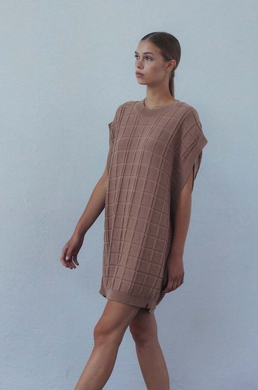 Сукня MUUV. CARRE колір коричневий mini oversize