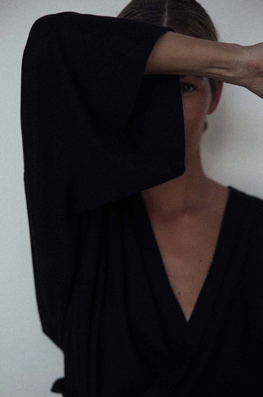 Сукня з домішкою льону MUUV. MAISON MAHALI колір чорний mini oversize